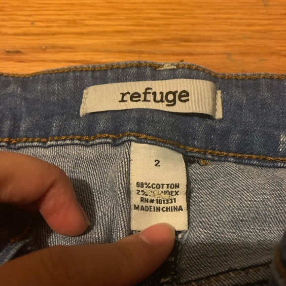 Distressed denim 👖 - Picture 3 of 3